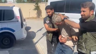 Beylükdüzünde müşteri gibi girdiği dükkandan termos ve telefon çalan Cezayirli yakalandı