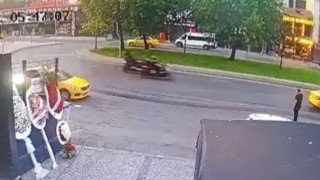 Beyoğlunda iş yerine silahlı saldırı güvenlik kamerasında: 1 tutuklama