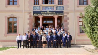 Bilecik Valisi Faik Oktay Sözer başkanlığında Söğütte muhtarlar toplantısı yapıldı