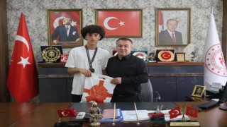 Bilecikli atlet Kurtuluş Bilirden büyük başarı