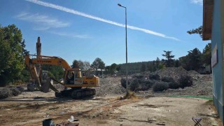 Bilecikte eski devlet hastanesi yıkıldı