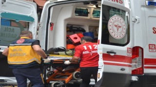 Bilecikte hafif ticari araç ile otomobil çarpıştı, 2 yaralı