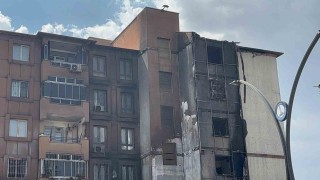 Binanın alt katındaki dükkanda çıkan yangında dumandan etkilenen 15 kişi yaralandı