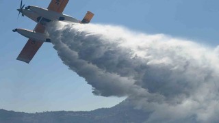 Bodrumda uçaklardan alevlere su bombardımanı