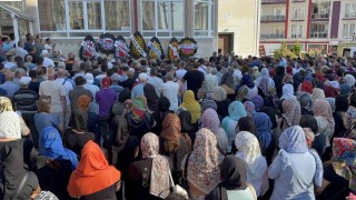 Boğularak öldürülen anne ve oğlu son yolcuğuna uğurlandı