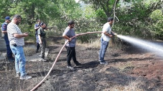 Boluda facianın eşiğinden dönüldü: Tarlada çıkan yangın, eve ve ormana sıçramadan söndürüldü