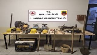 Boluda kaçak kazı yapan 3 kişi suçüstü yakalandı