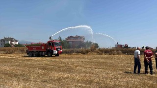 Boluda otluk alandaki yangın evlere sıçramadan söndürüldü
