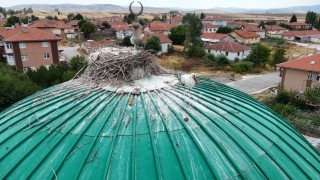 Bu caminin kubbesi yıllardır leyleklere ev sahipliği yapıyor