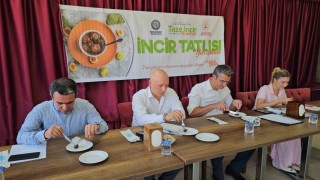 Buharkentte taze incirli tatlılar yarıştı