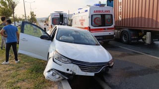 Bursada cip ile otomobil çarpıştı: 2 yaralı