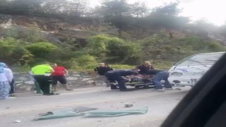 Bursada kamyonet otomobile çarptı: 4 yaralı