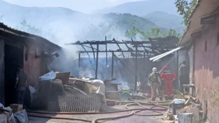 Bursada mobilya imalathanesinde yangın