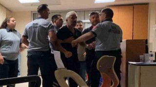 Bursada otomobil motosiklete çarptı: 2 yaralı