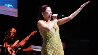 Büyükçekmecede Melek Mosso konserine yoğun ilgi