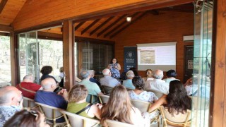 Büyükşehir Belediyesinin düzenlediği Aktopraklık arkeoloji söyleşileri, arkeoloji meraklılarını Bursada buluşturuyor