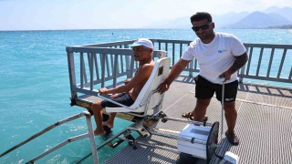 Büyükşehirin engelsiz plajlarına ziyaretçi akını