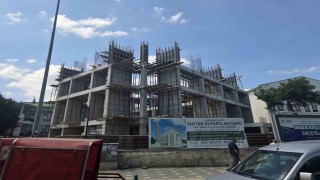 Cami inşaatından düşen işçi, hayatını kaybetti