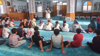 Camilerdeki yaz kursuna diş sağlığı eğitimi desteği