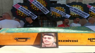 Çanakkaledeki kazada hayatını kaybeden iki genç Edirnede toprağa verildi