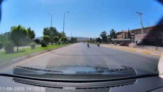 Canlarını hiçe saydılar, motosikletlerin üzerine yatarak yarıştılar