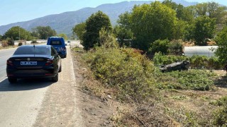 Çarpışan otomobillerden biri takla atıp bahçeye uçtu: 1i ağır 5 yaralı