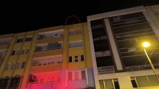 Çatıda intihara kalkışan genç yürekleri ağza getirdi