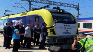 Çin-Türkiye demir yolu hattının ilk yük treni Avrupaya gitmek üzere Türkiyeye ulaştı