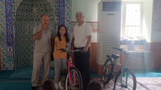 Çinede Kuran-ı Kerime geçen öğrencilere bisiklet hediye edildi