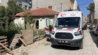 Çocuklar metruk evde ceset buldu