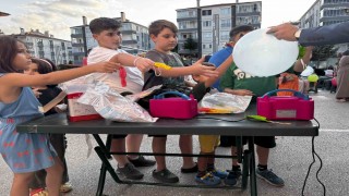 Çocuklar Tokat Belediyesinin mahalle şenlikleriyle doyasıya eğleniyor