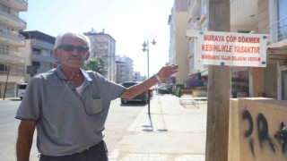 Çöp sorununa ‘Buraya çöp dökmek kesinlikle yasaktır, dökenin Allah belasını versin sözlerinin olduğu tabelayı asarak son verdi