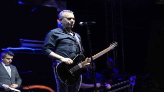 Çorumda Haluk Levent ve Zara rüzgarı esti