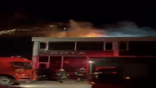 Çorumda iş yerinin çatısında çıkan yangın söndürüldü