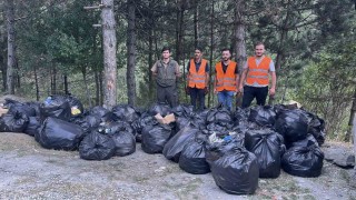 D100 karayolunun yanındaki ormandan 200 torba çöp çıktı