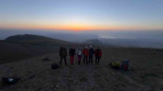 Dağcılardan Süphan Dağına yoğun ilgi