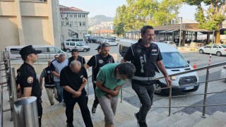 Dedektörle define ararken yakalanan 4 şüpheliye adli kontrol