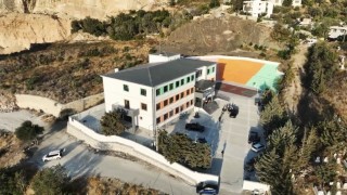 Defnede yapımı tamamlanan Dursunlu Gazi İlkokulu/Ortaokulu eğitim dönemine hazır