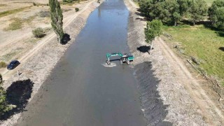 Değirmencik köyündeki dere yatağı temizlendi