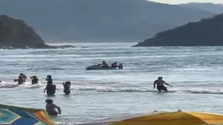 Denize giren vatandaş boğulmaktan son anda kurtarıldı
