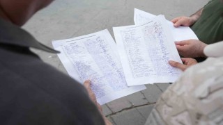 Denizli Büyükşehre karşı imza toplayan esnaf: Vatandaşın derdini dinlemeyen başkan da oluyormuş