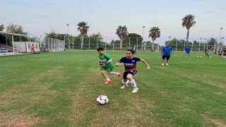 Depremzede Osman, futbol sayesinde yeniden hayata tutundu