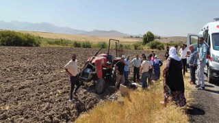 Devrilen traktörün altında kalan genç hayatını kaybetti