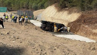 Devrilen vinçte yangın çıktı, ilk müdahaleyi orman ekipleri yaptı
