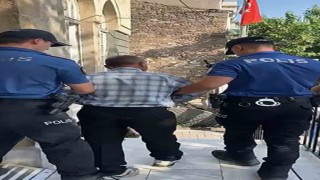 Dolandırıcılıktan 18 yıl hapisle aranıyordu, İzmirde yakalandı