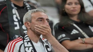 Dolmabahçede taraftarlardan protesto