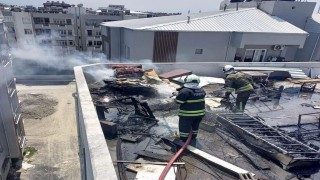 Dörtyolda binanın çatı katında yangın çıktı