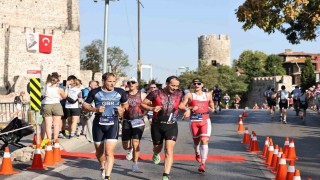 Dünyanın ilk Asya ve Avrupa Triatlon Şampiyonası İstanbulda yapıldı