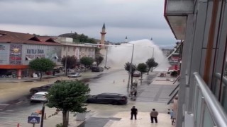 Düzcede su borusu patladı: 5 metre su fışkırdı