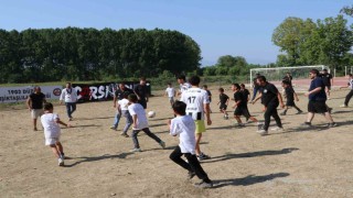 Düzceli Beşiktaşlılar köy okulunu boyayıp spor alanları yaptı